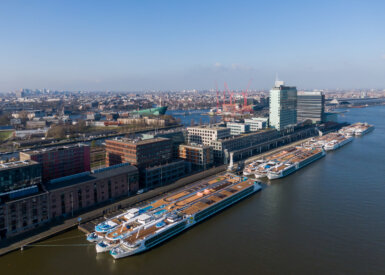 Riviercruiseschepen bij PTA 12st bron Port of Amsterdam